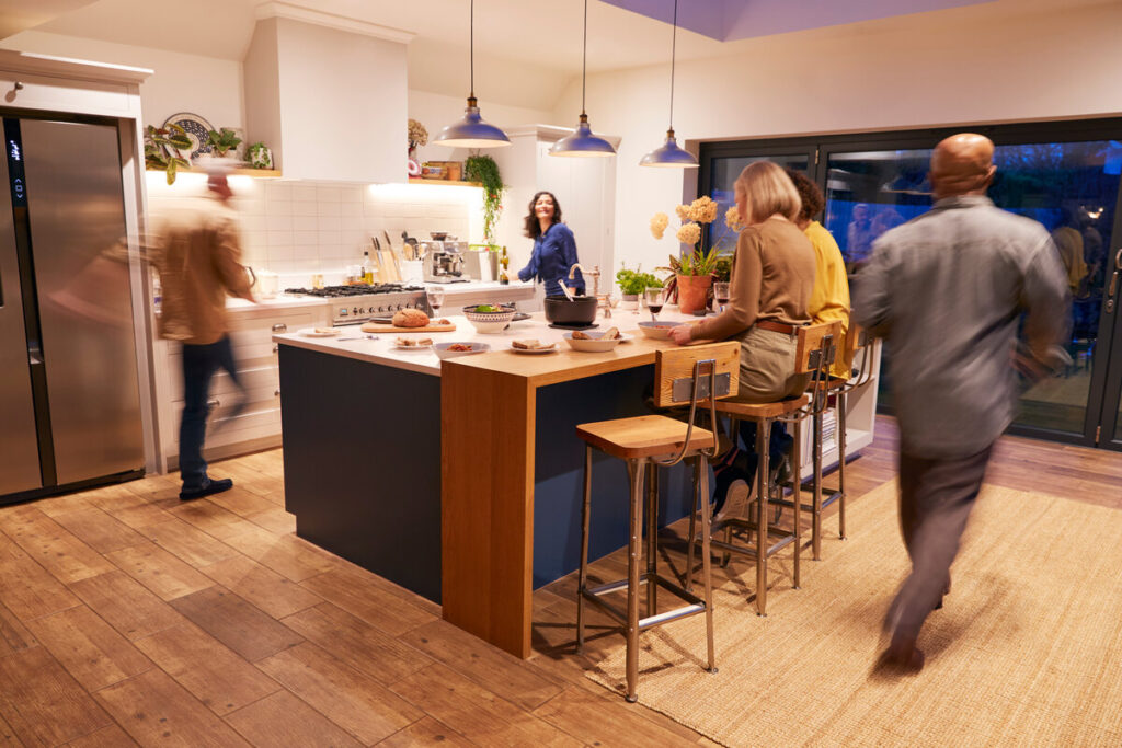 Discover Life on Clark Street: Chicago’s Welcoming Urban Neighborhood